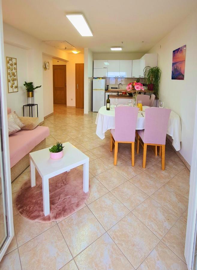 Apartment Karamarko Malinska Eksteriør bilde