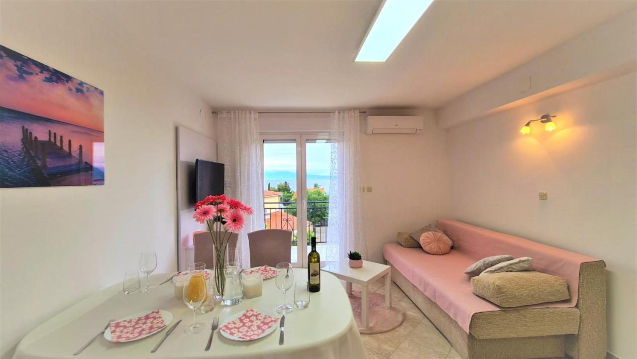 Apartment Karamarko Malinska Eksteriør bilde