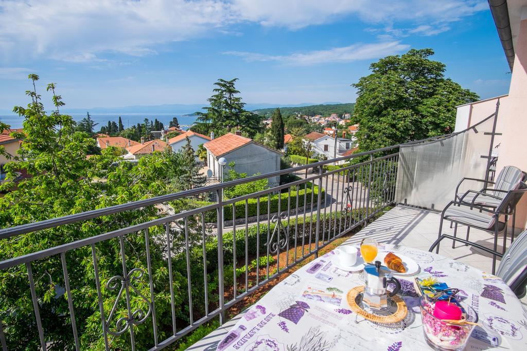 Apartment Karamarko Malinska Eksteriør bilde