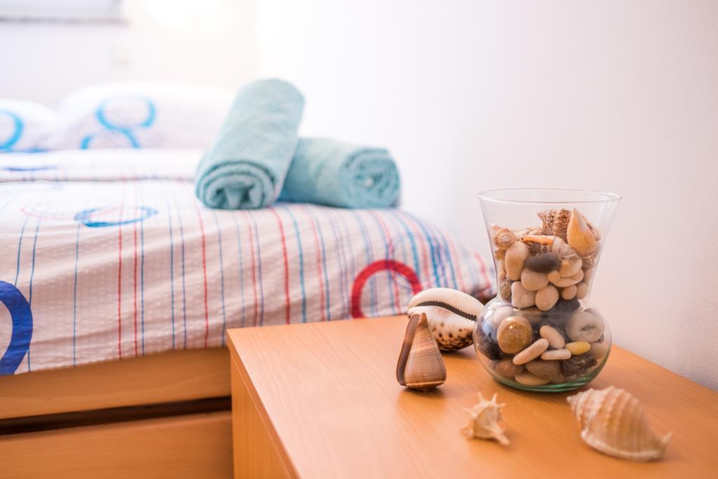 Apartment Karamarko Malinska Eksteriør bilde